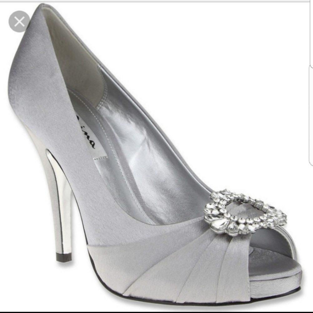 NEW Nina Heels size 5.5
